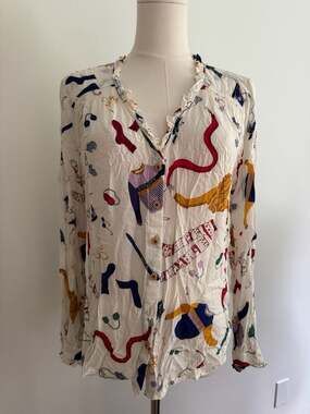 Maeve by Anthropologie Ski Scene Long Sleeve Button Down Blouse